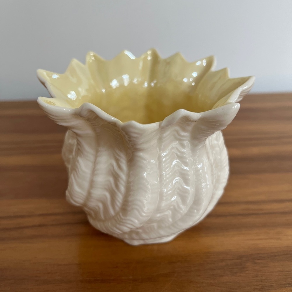 VINTAGE Belleek Ireland 5th Green Mark 1955-1965 Porcelain Flower Pot Neptune